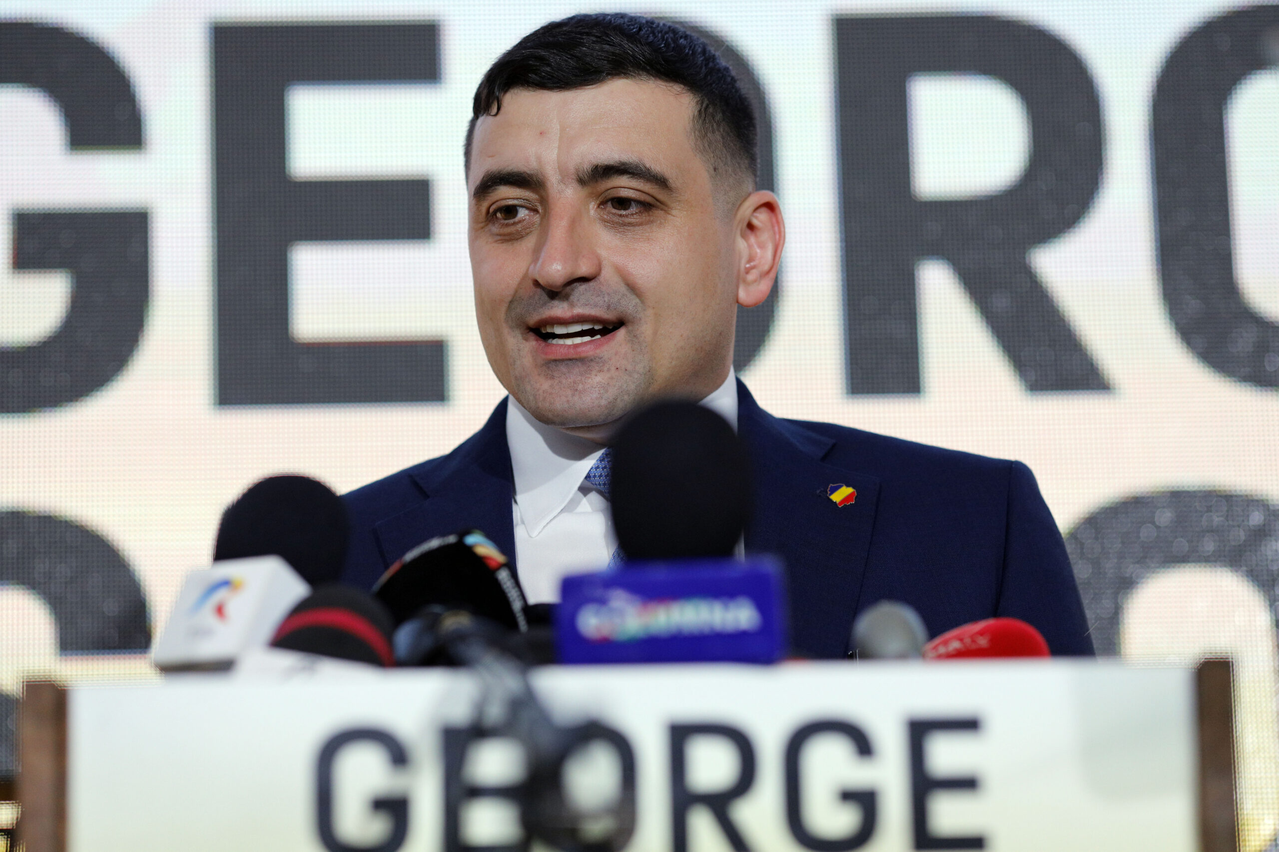 George Sim Elgin George Simion, în mijlocul românilor din Belgia: „Voi sunteți jumătate ...