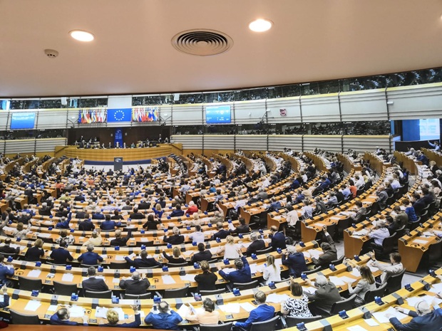in banci in parlament